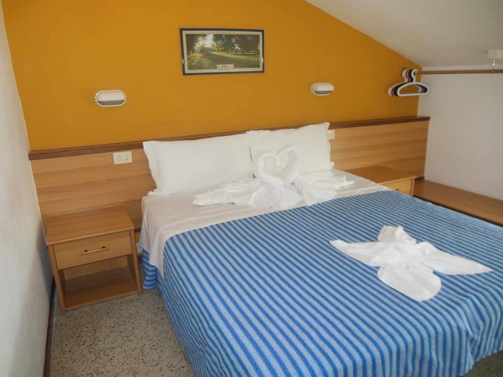 Hotel Kennedy 3*